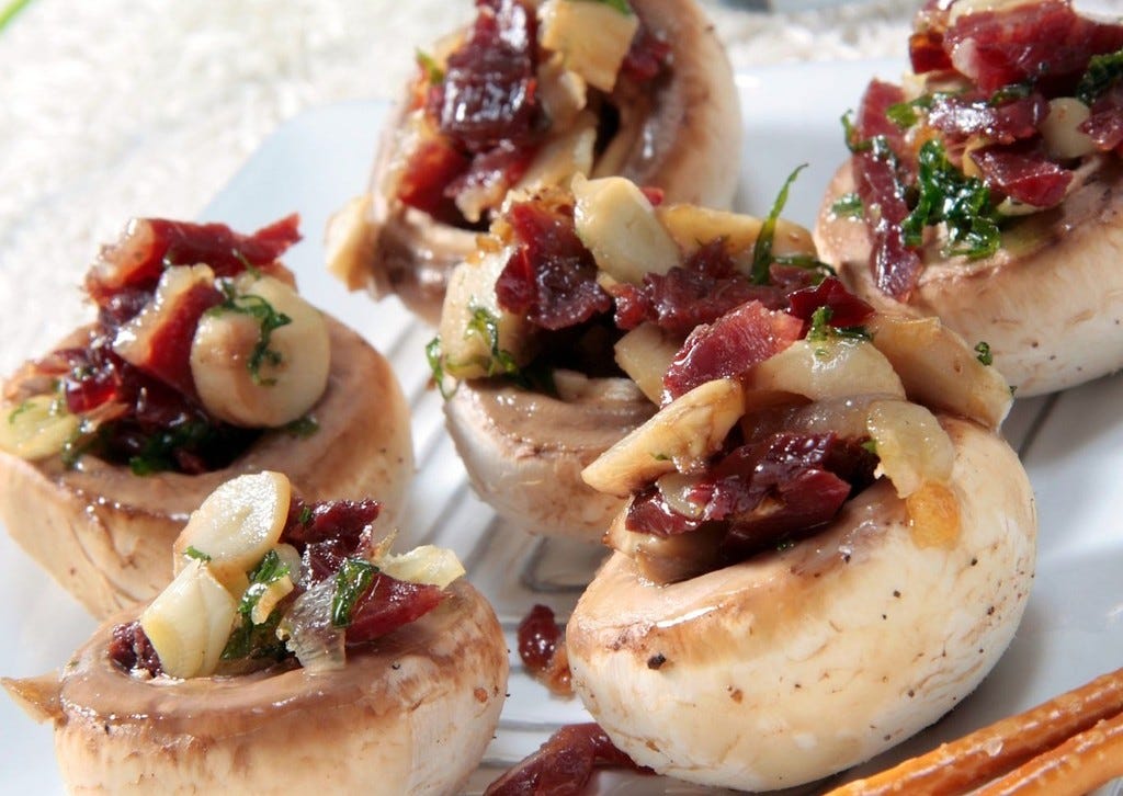 Champinones a la plancha con jamon y gambas